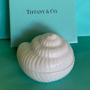 SOLD!!!VERY RARE Tiffany & Co. Bone China Shell Trinket Box